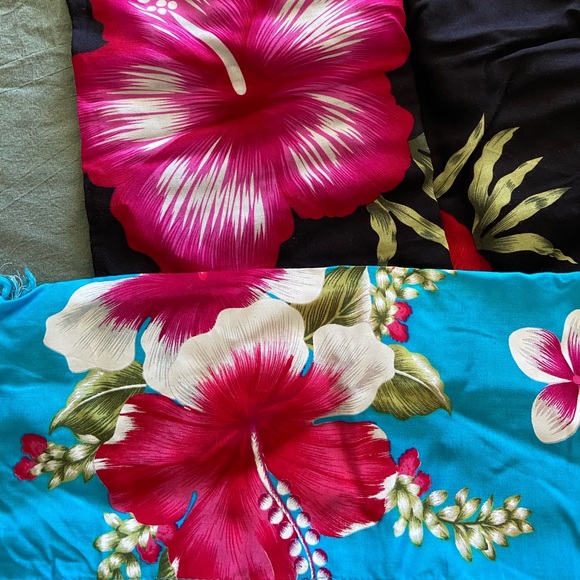 Short Sarongs - Picture 2 of 2